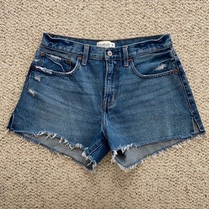 Abercrombie & Fitch Mid Rise Boyfriend Short